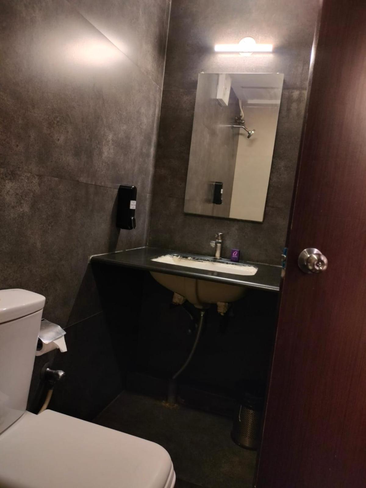 Astra Hotels & Suites - Hsr Layout Sector 1, Near Ecospace Bellandur Bangalore Eksteriør billede