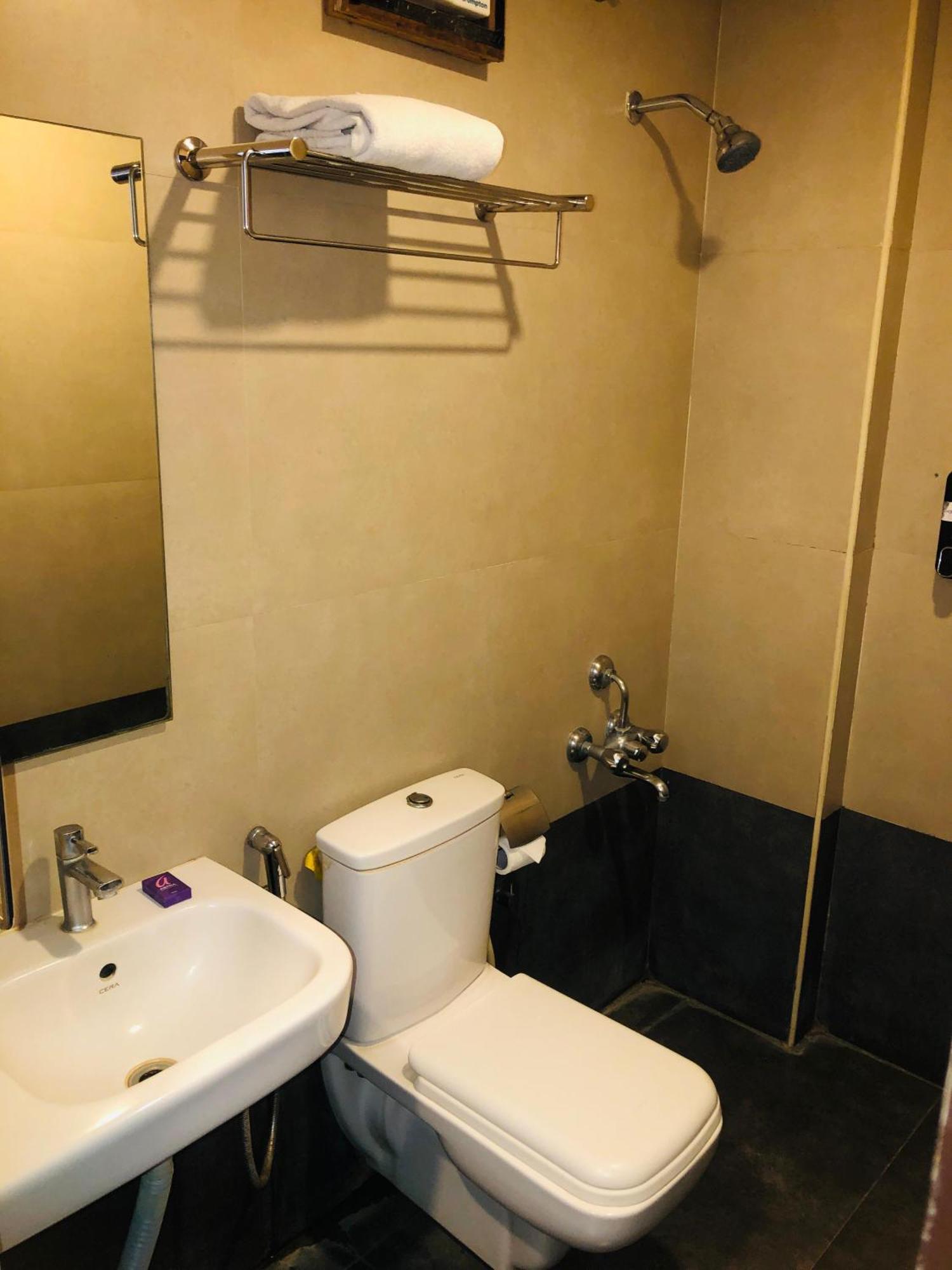 Astra Hotels & Suites - Hsr Layout Sector 1, Near Ecospace Bellandur Bangalore Eksteriør billede
